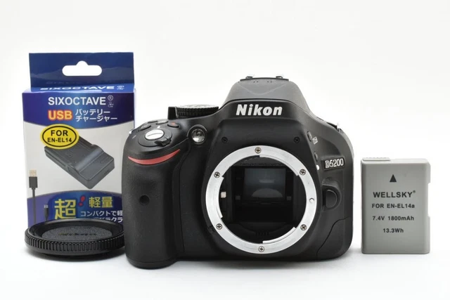 GOOD CONDITION NIKON D5200 digital number of shots: 11,492