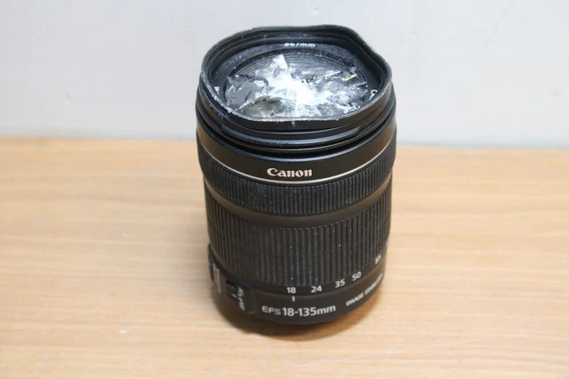 HS en panne, pour pieces:  Objectif Zoom CANON EF-S 18-135mm 1:3.5-5.6 IS STM