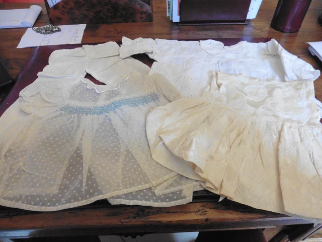 Lot De Vetements Pour Poupees Et Baigneurs