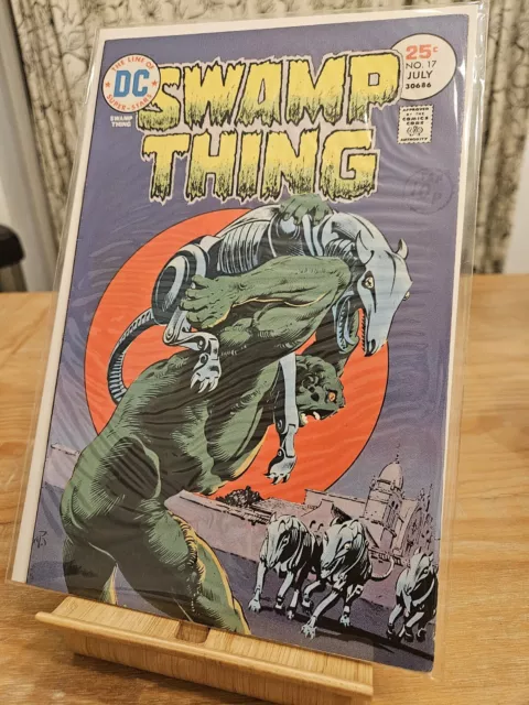 DC Comics - SWAMP THING #17 - July 1975 - VERY GOOD