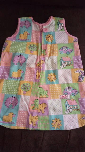 Gigoteuse pour poupée fleuri et sherpa - À la cueillette Frisette - Le petit Souk Gigoteuse pour poupée fleuri et sherpa - À la cueillette Frisette - Le petit Souk