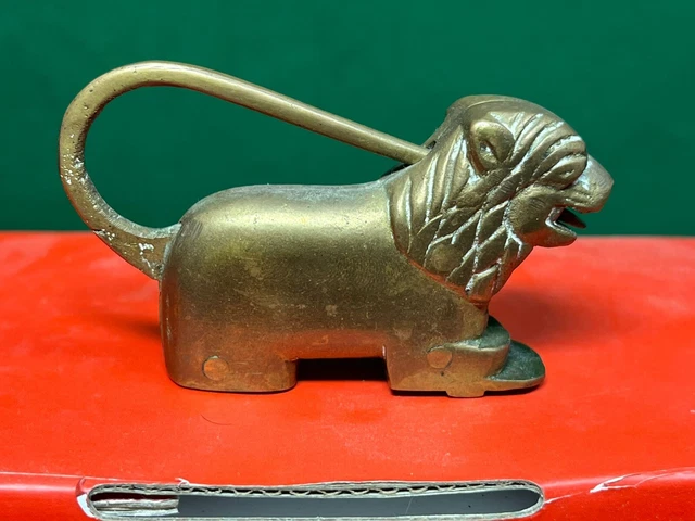 antico lucchetto cane ottone leone