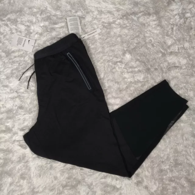 Nike therma sphere tech pack pants deals