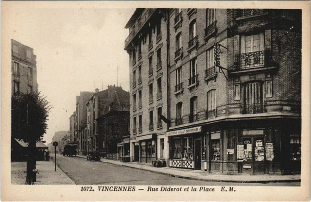 CPA VINCENNES - Rue diderot et la place (145622)