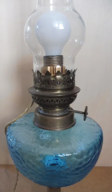 Lampe à huile pétrole bleu électrisé électrique ancien vintage tube en verre