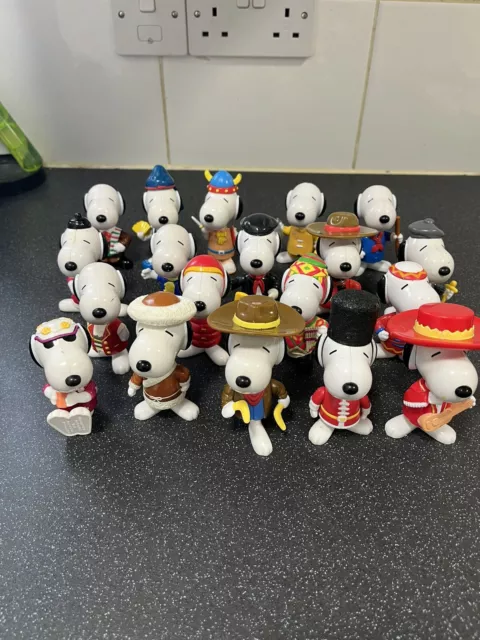 mcdonalds happy meal toys Snoopy World Tour 1999 X 19