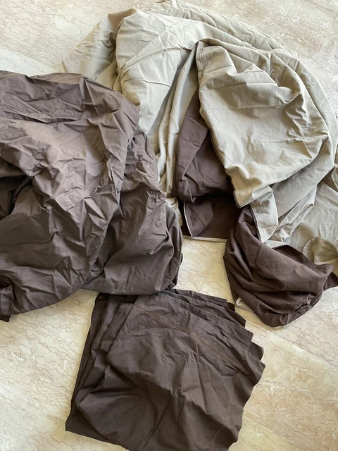 Lit de poupée en bois avec draps à pois rouges | Jouet pour enfants