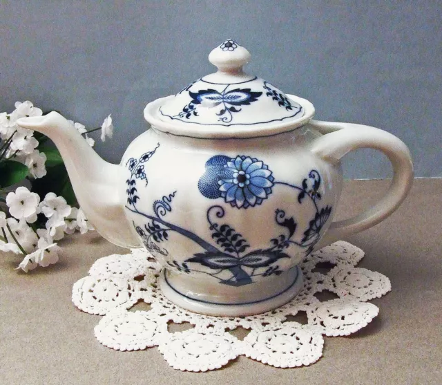 Vintage Blue Danube Blue Onion TEAPOT with LID Blue on White Japan 6.25" Tall