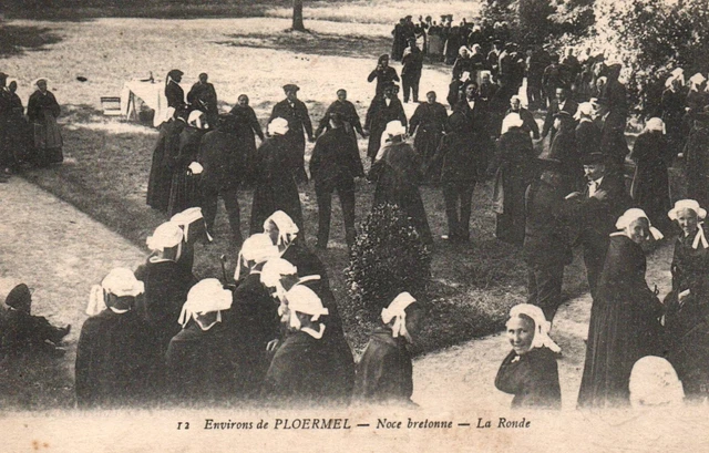 CPA 56 - Surroundings of PLOERMEL (Morbihan) - 12. Breton walnut - La Ronde