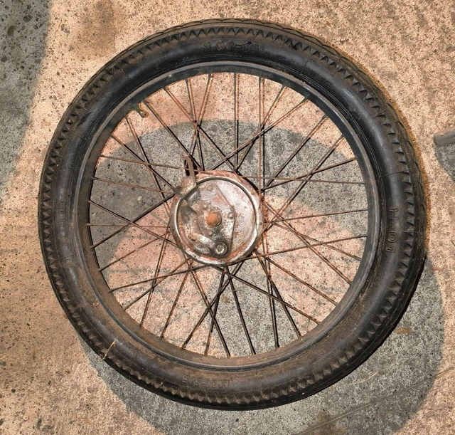 ROUE ARRIERE 700 chapeau gendarme vélo collection ancien eroica EUR 40,00 - FR