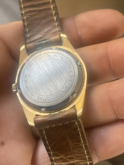 Montre Mécanique Vintage LIP Tonneau - Calibre R566, Années 70, Boîtier Argenté, Bracelet Cuir - Occasion