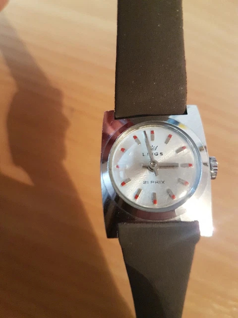 Montre Vintage Casio Module 1319 En Résine Argentée - Bracelet Acier, étanche 50m, Mouvement Quartz