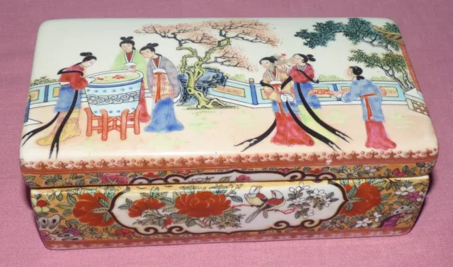 Antique Chinese Porcelain Dresser Trinket Box