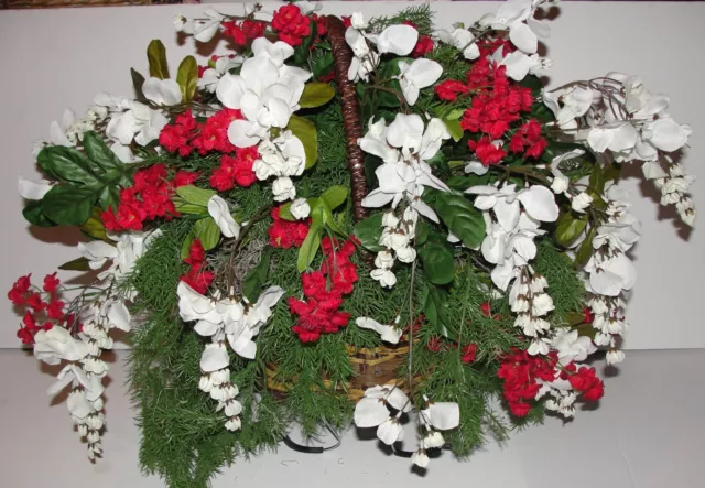 Christmas Grave Cemetery Tombstone Saddle Basket White Wisteria Red Accent Decor