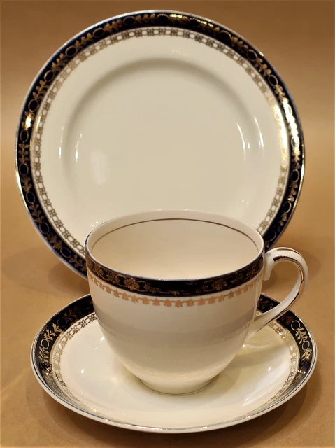 Alfred Meakin England Bleu De Roi Trio Cup Saucer Plate