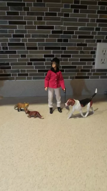 Breyer Tricolor English Foxhound (2001-2005) w/ Hunt Doll & Non Breyer Fox