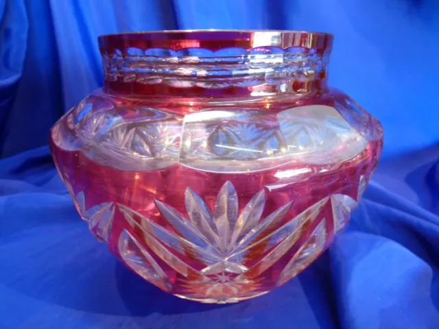 Vase Ancien En Cristal Taille Transparent &  Rouge. ( Val St Lambert ) Ref 5407