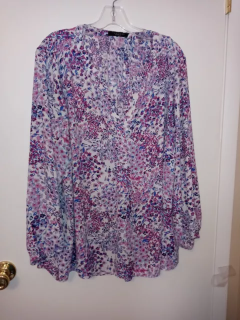 Ladies plus size top by T TAHARI Woman size 2X