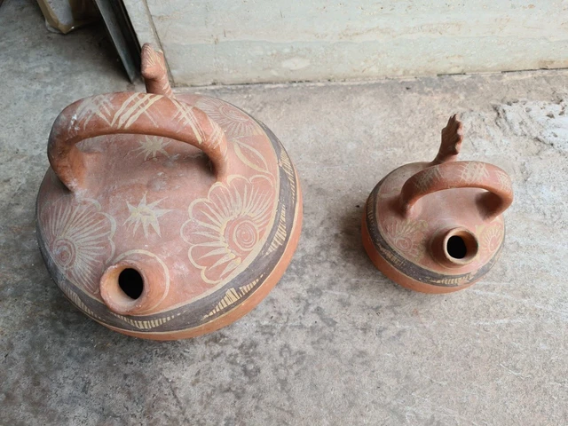 Coppia di piccole brocche per acqua o vino Spagna originali terracotta vintage