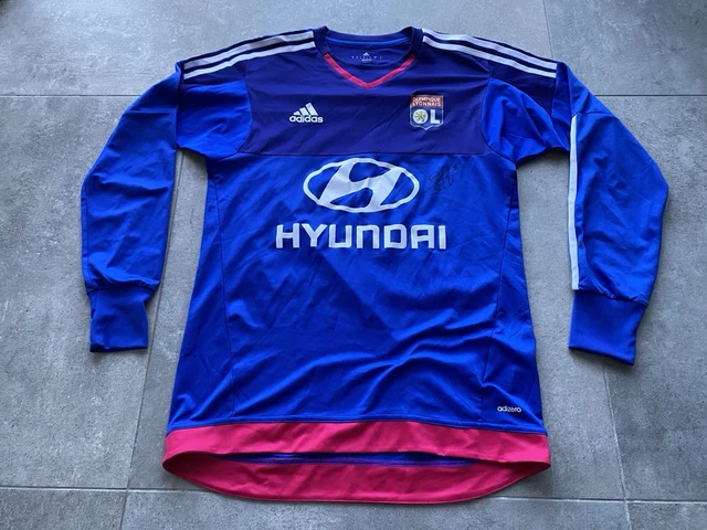 Nike réédite le maillot du PSG de la saison 2004
