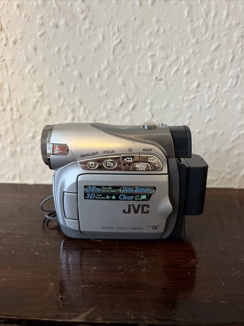 JVC GR-D250EK Silver Handheld MiniDV Digital Video Camera with 25x Optical Zoom