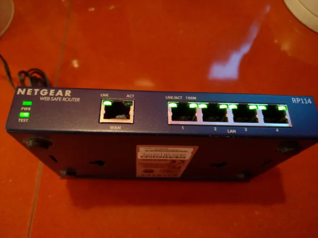 NETGEAR Web Safe Router RP114 DSL (incl. Netzteil)