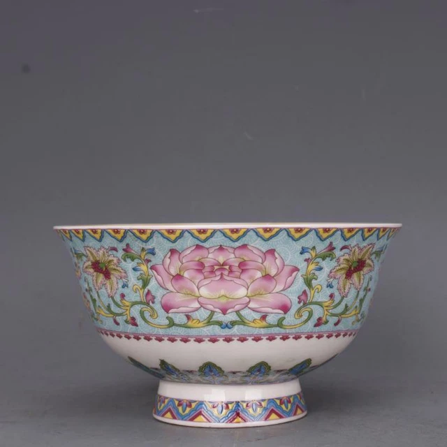 Chinese Qing Qianlong Famille Rose Porcelain Green Glaze Lotus Design Bowl 4.8"A