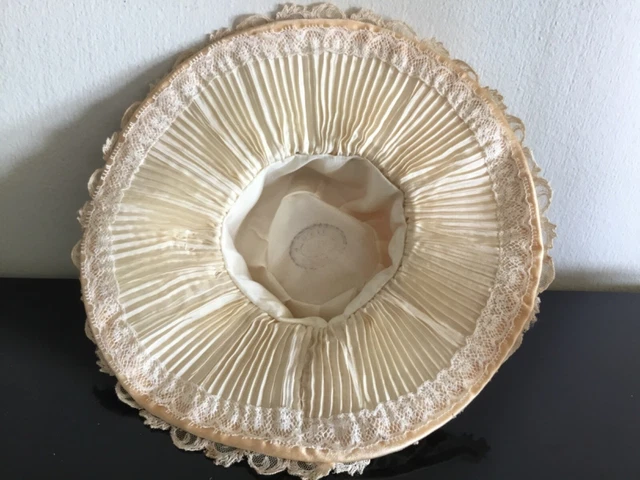 2 chapeaux de poupées anciens fabriqués main 10