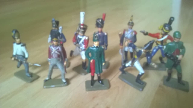 Lot de 12 soldats en plomb militaire 2iem REP Hachette