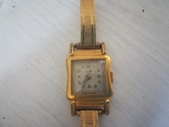 Montre LIP Femme Années 1970 - Plaqué Or - Sans Prix De Réserve - Occasion