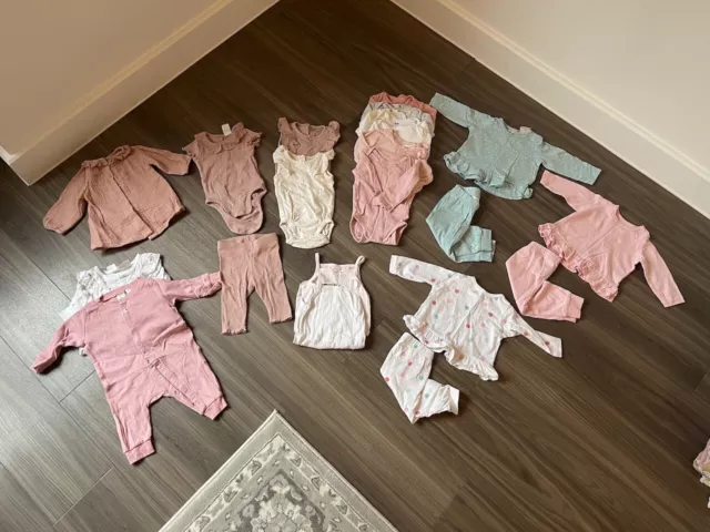 LARGE 20 item 1-2 month H&M baby clothes BUNDLE - All items immaculate!