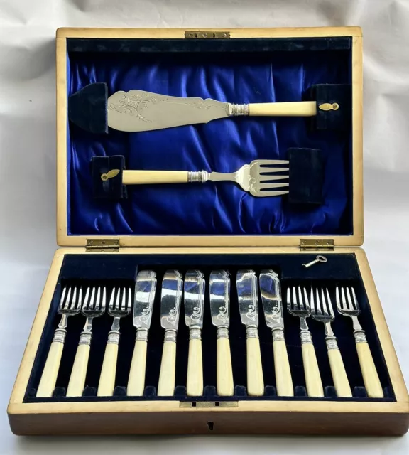 Antique Silver Collar Silver Plated Fish Cutlery and Servers In Wooden Case