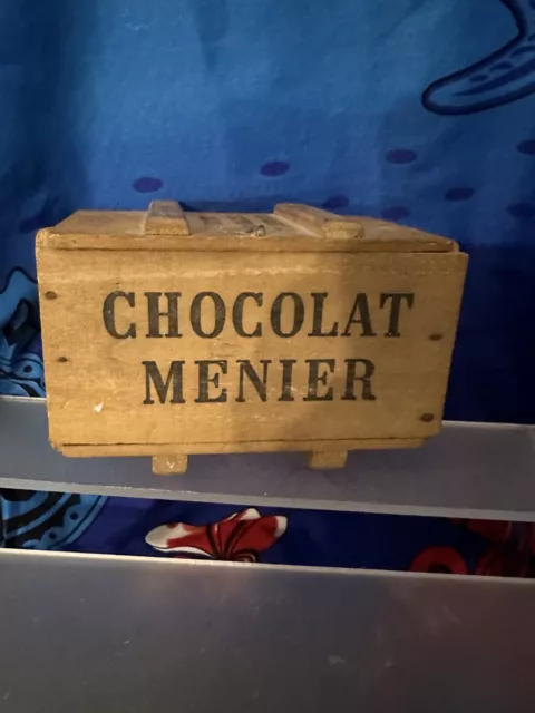 CHOCOLAT MENIER : Boîte de Chocolats faisant boîte à musique "fonctionnelle".