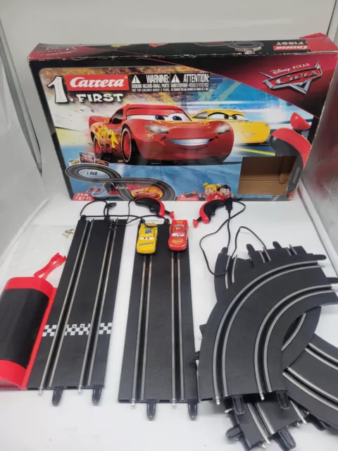 Carrera 1. First Cars 3 RACE TRACK red LIGHTNING MCQUEEN & yellow DINOCO slot