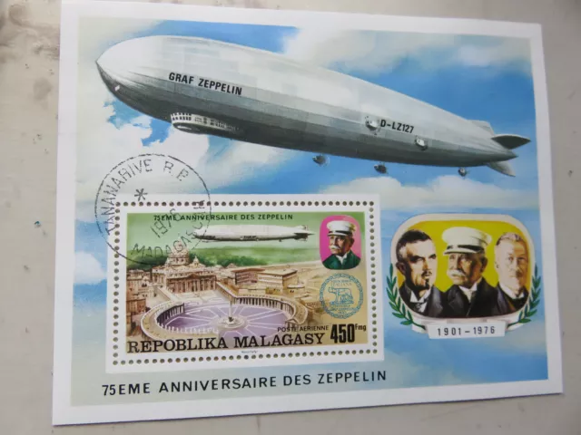 Umfangr. Konvolut mit "Zeppelin auf Briefmarken"