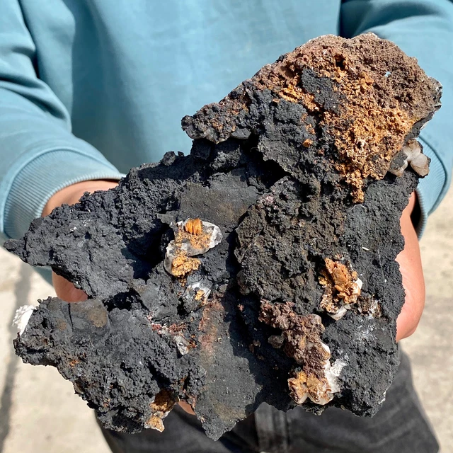 2.5LB Black carbon and sand mixed in quartz crystal cluster-AE917 8