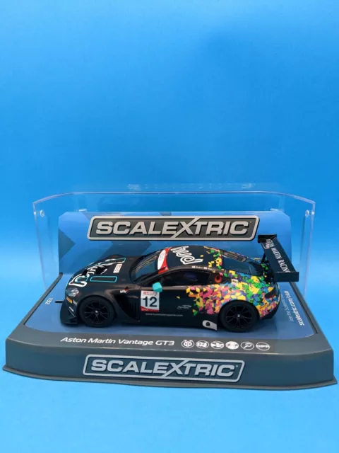 Scalextric C3945 Aston Martin Vantage GT3 GT Cup Championship 2017 HUD Motorsport