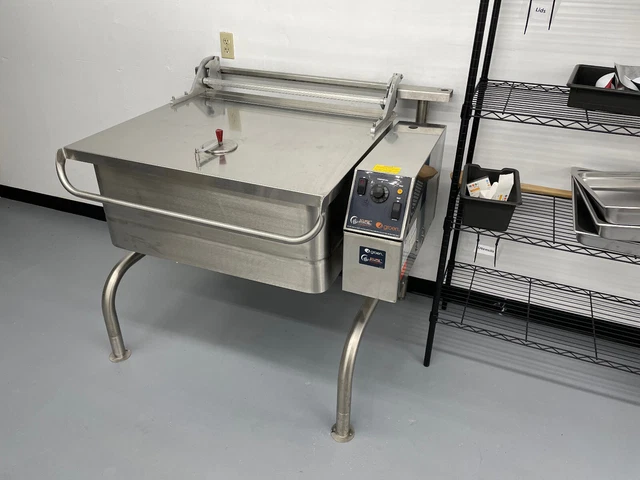 Groen BPP-40E 40 Gallon Electric Power Tilt Skillet