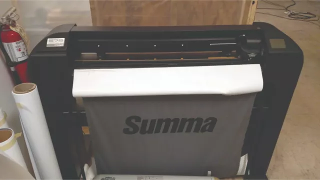 Summa S75 T-Series vinyl cutter plotter machine