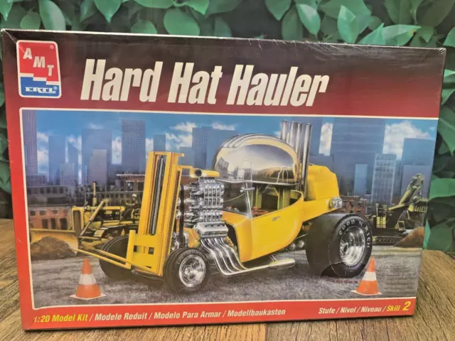 Sealed Model Kit Amt Hard Hat Hauler #8248 Scale 1:20