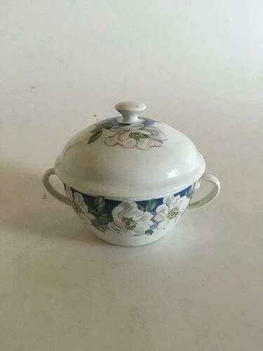 Royal Copenhagen Wilde Rose Zuckerdose No 161