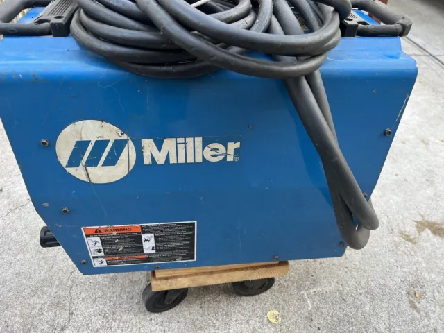 Miller XMT304 CC INVERTOR MIG/TIG/STICK
