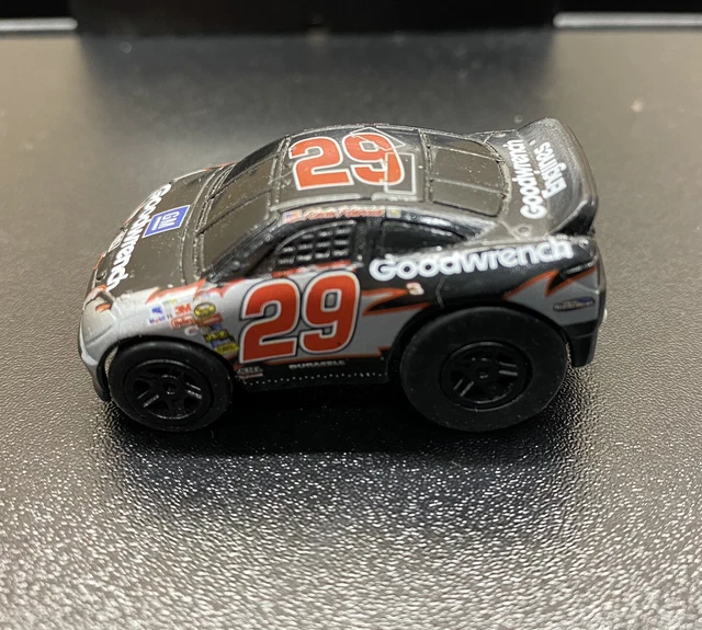 Hot Wheels Car #29 Goodwrench Engines GM 2003 Mattel