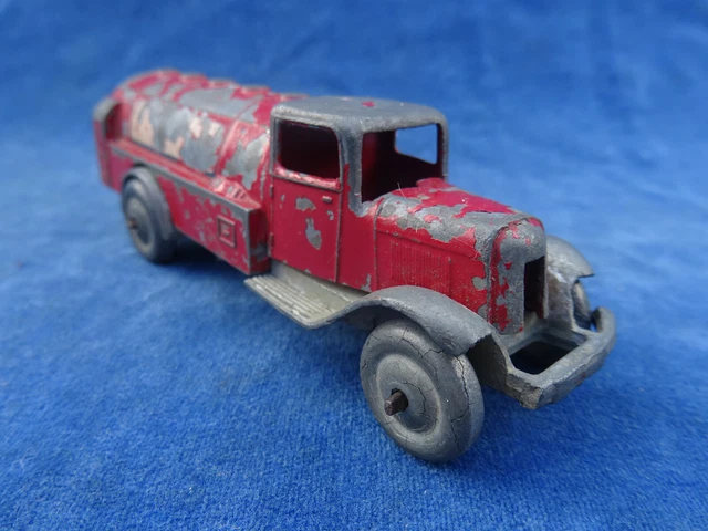 Dinky Toys Camion Citerne ESSOLUBE N°25D – 1:50 – Avant-guerre – France
