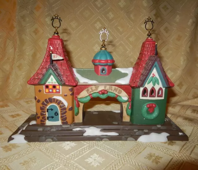 Department 56 North Pole Series "Welcome To Elf Land" Gateway Entrance