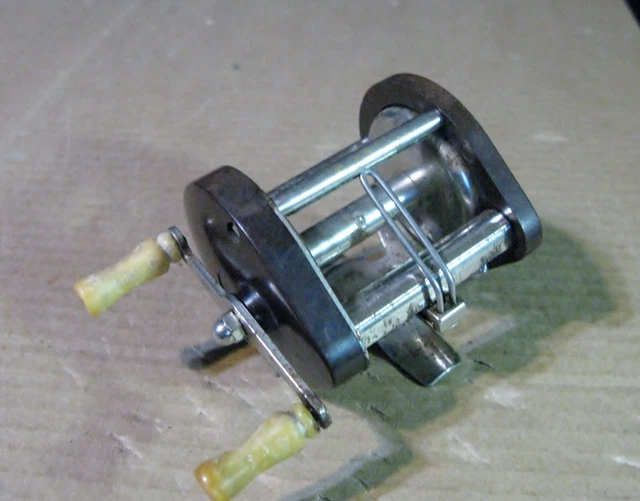 Marvel 401 Level-Wind Bait Casting Reel, RH, Loud Clicker - GUC*