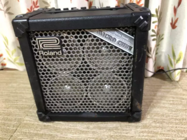 Roland Micro Cube RX Gitarrenverstärker Audio Equipment Musikinstrumente 2
