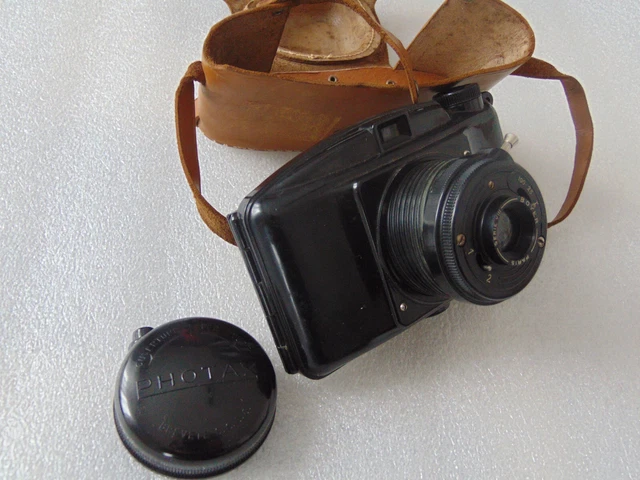 Appareil photo uni-Fex France avec son étuis en cuir je sais pas s'il fonctionne