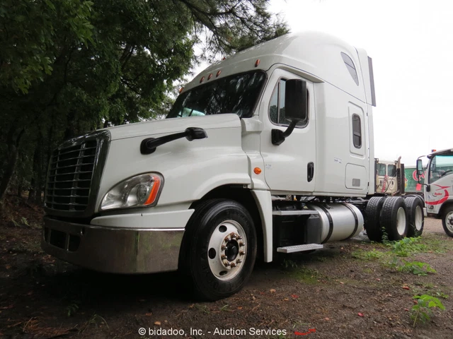 2018 Freightliner Cascadia CA125SLP T/A Sleeper Semi Truck Tractor -Parts/Repair