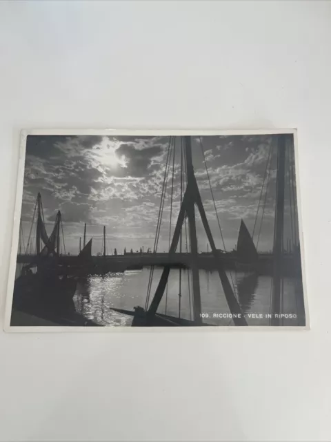 Emilia R. - Riccione (Rn) - Vele In Riposo   Viaggiata 1947